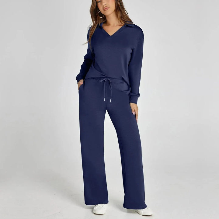Loungewearset dam med V-ringad sweatshirt och vida mjukisbyxor