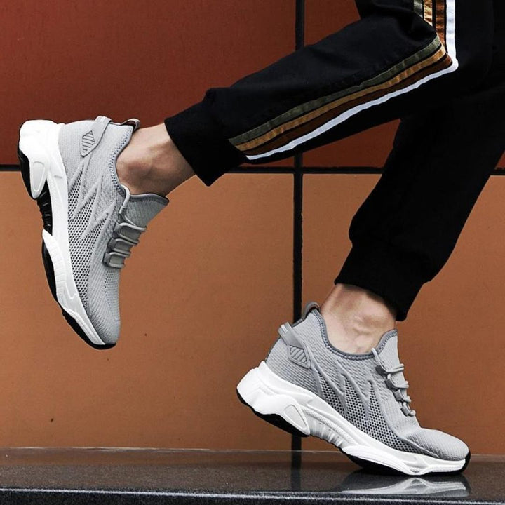 Diskret höjande sneakers för herr med stil – MaxLift Boost