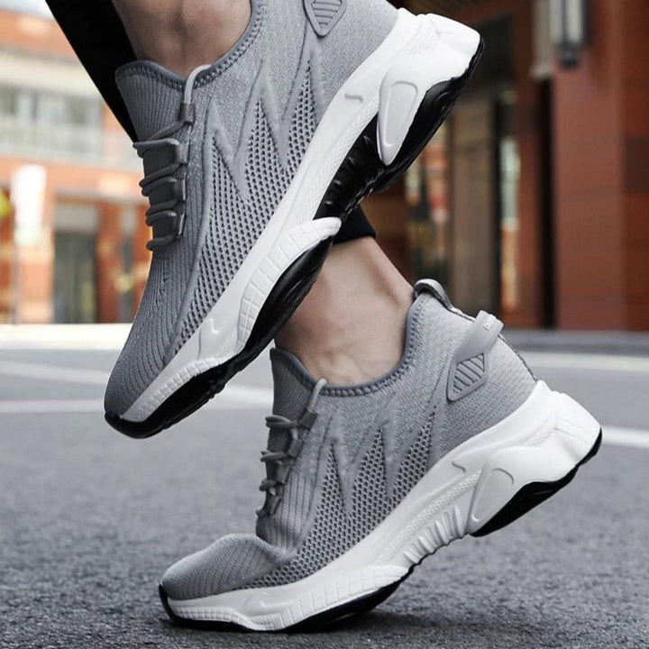 Diskret höjande sneakers för herr med stil – MaxLift Boost