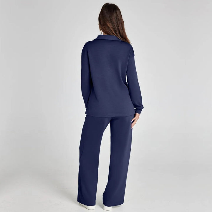 Loungewearset dam med V-ringad sweatshirt och vida mjukisbyxor