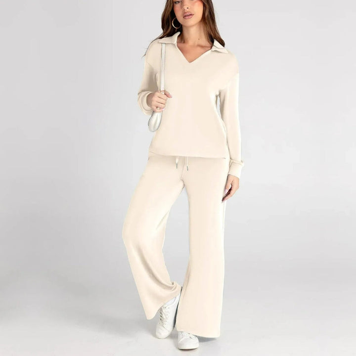 Loungewearset dam med V-ringad sweatshirt och vida mjukisbyxor