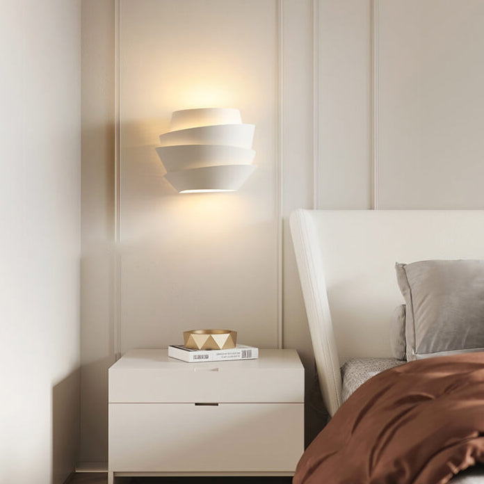 Skandinavisk vägglampa med dubbla ljuspunkter - NordGlow