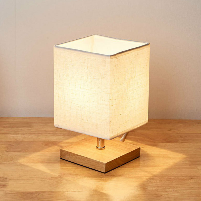 Stilfull minimalistisk bordslampa – LinenWood