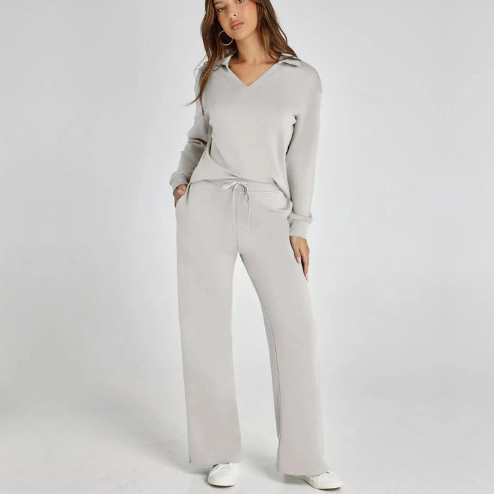 Loungewearset dam med V-ringad sweatshirt och vida mjukisbyxor