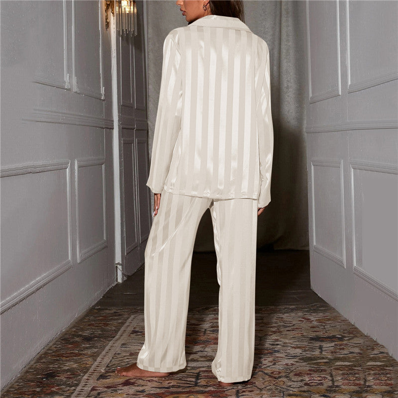 Lyxigt sidenpyjamas för dam – Nina