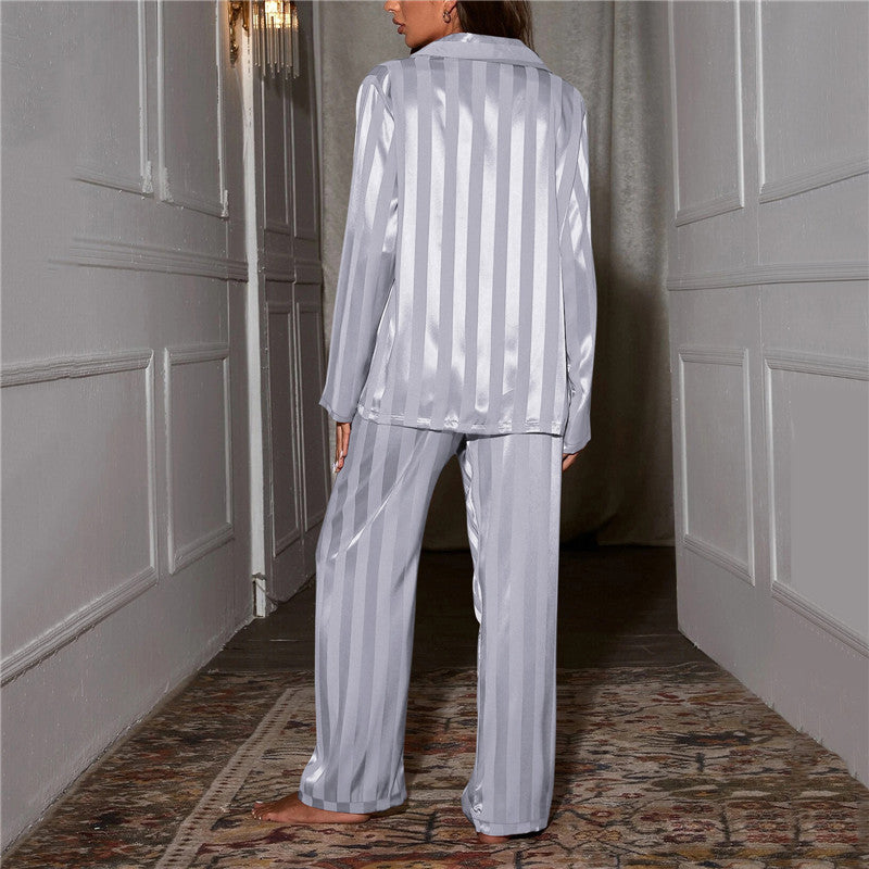 Lyxigt sidenpyjamas för dam – Nina