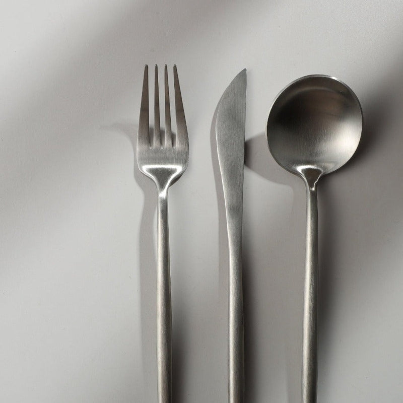 Minimalistiskt bestick för moderna bord - PureSet