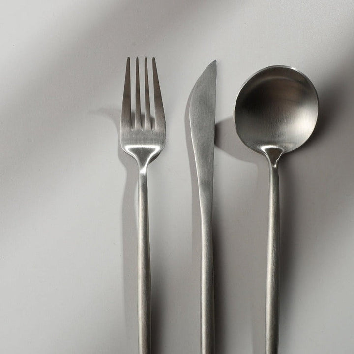 Minimalistiskt bestick för moderna bord - PureSet