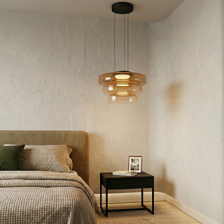 Minimalistisk taklampa i glas med justerbar höjd, svart