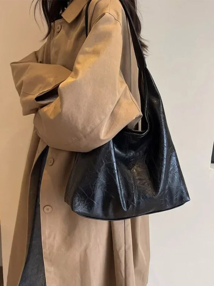 Axelväska i läder för dam med minimalistisk design – Lyxigt accessoar för daglig användning