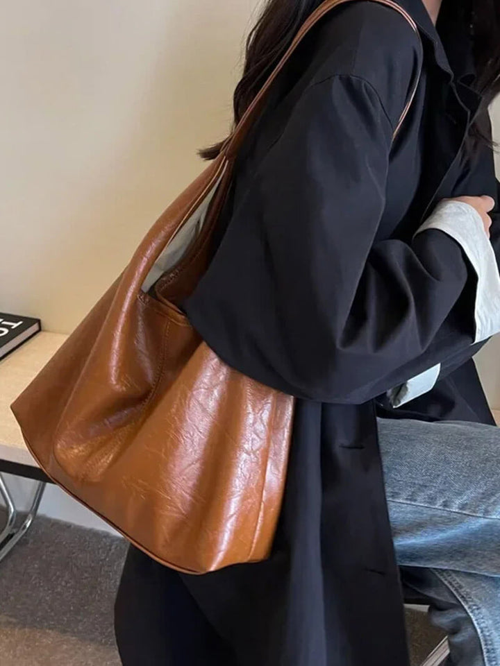 Axelväska i läder för dam med minimalistisk design – Lyxigt accessoar för daglig användning