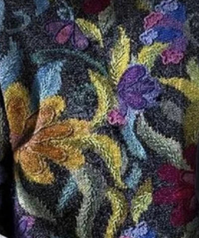 Blommig tröja dam – stickad pullover med mönster