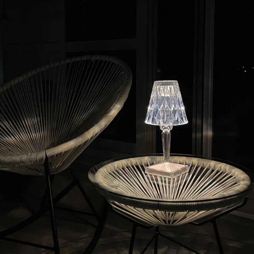 Chic bordslampa i kristalldesign – CrystalLuxe