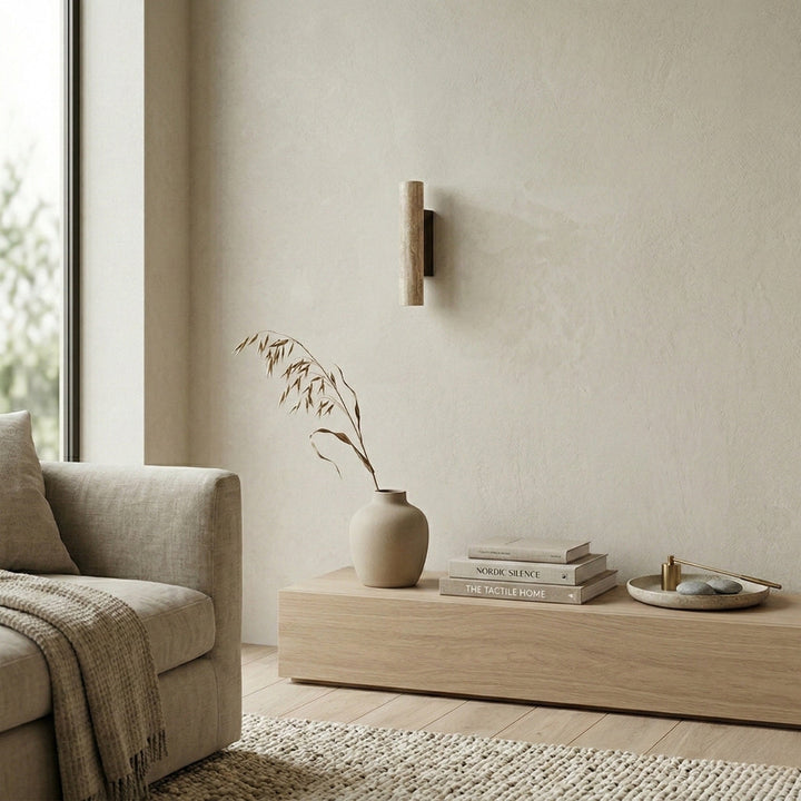 Vägglampa i travertin, vertikal cylinder – Beige natursten