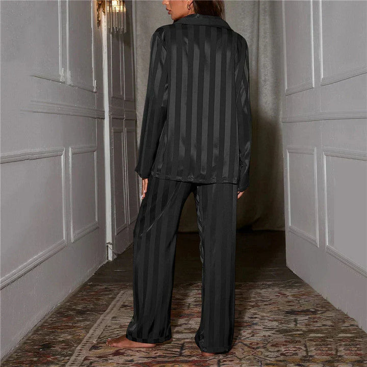 Silkeslen pyjamasset för dam – Emilia