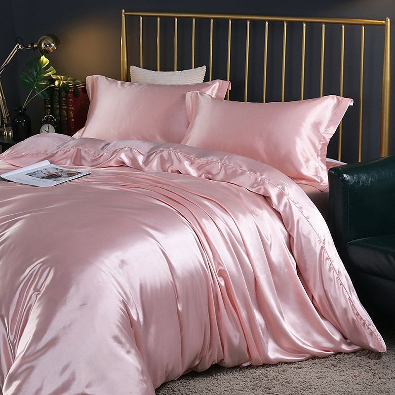 Lyxigt sängkläder i silke/satin (4 delar) - SilkSleep
