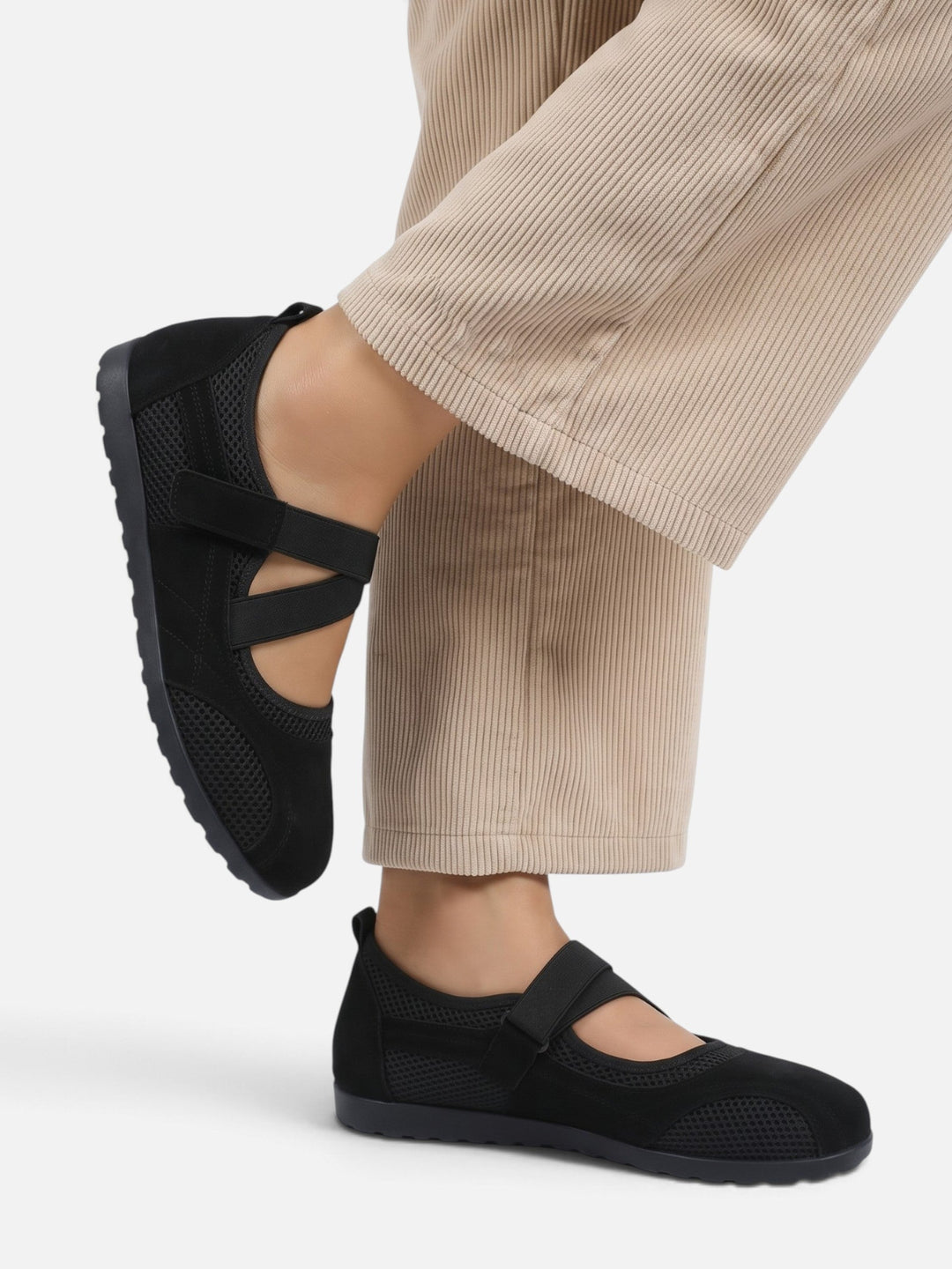 Sneakerina-ballerinaskor i mesh med korsade remmar för dam