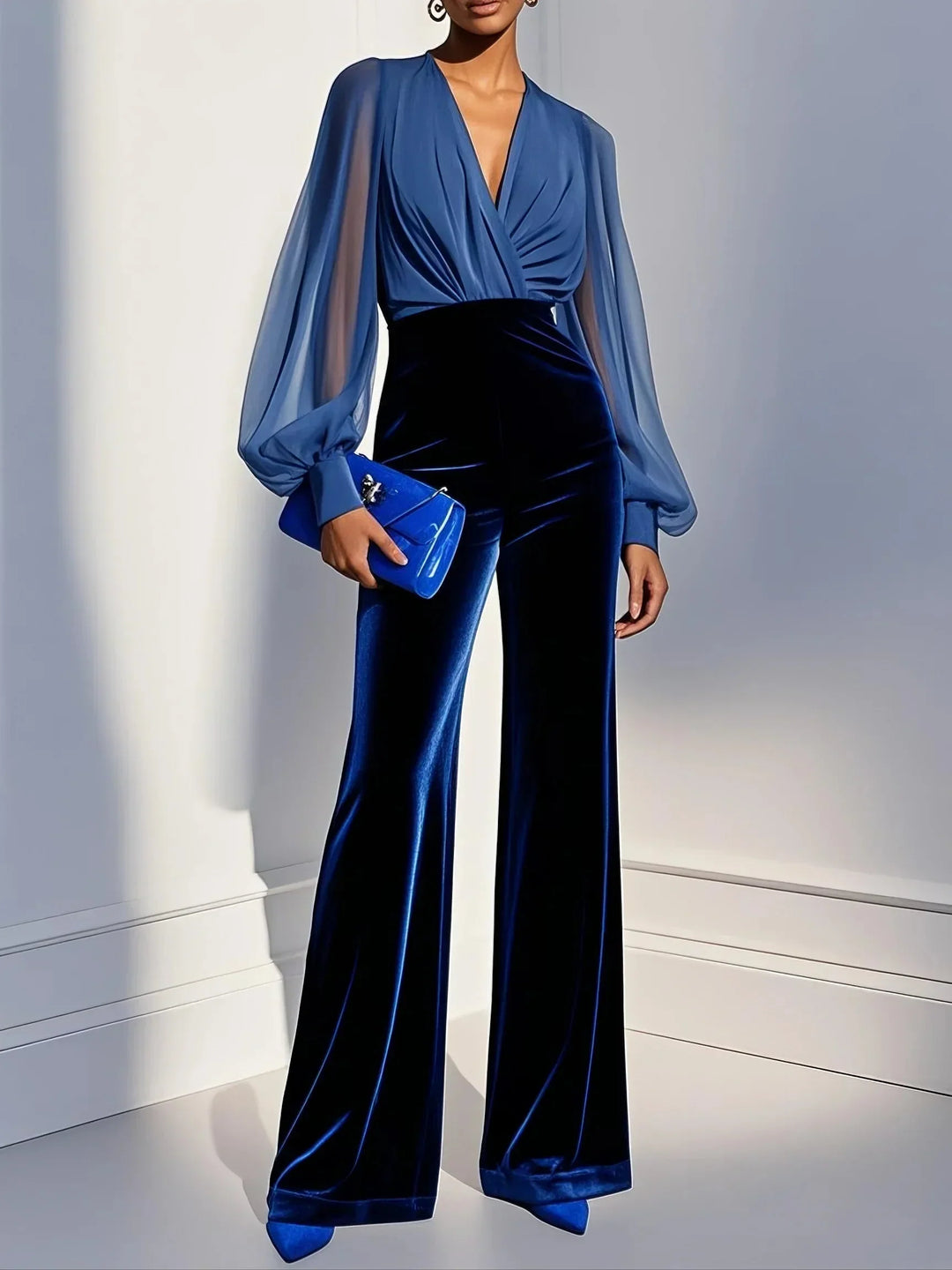 Jumpsuit dam i velour med vida ben, blå, med V-ringning